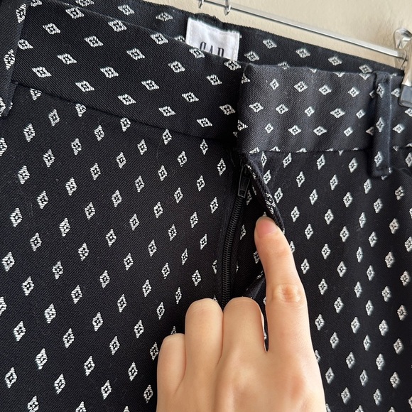 GAP Signature Skinny Ankle Pants, Black and White Diamond Print Pants, Size 10 - Picture 7 of 16